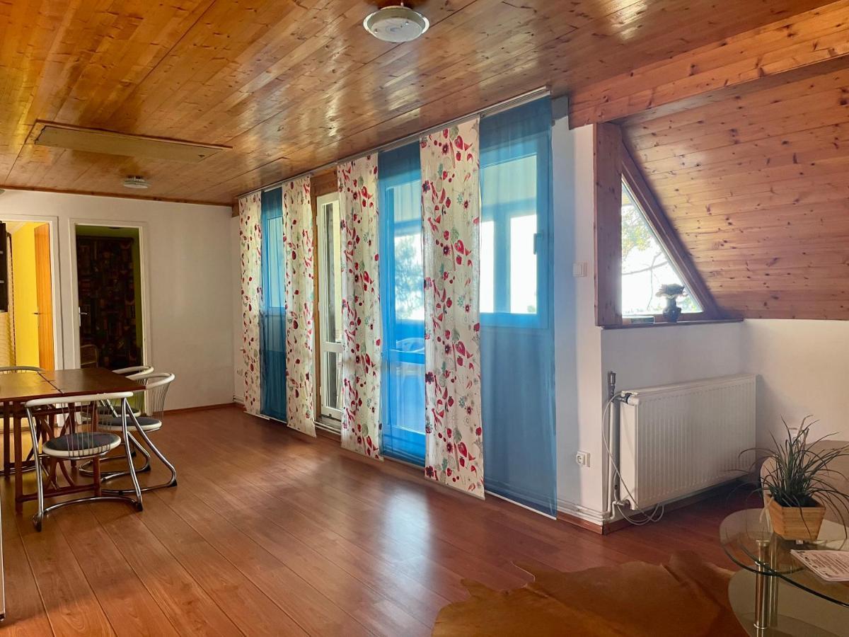 Casa Di Bianca - Koezvetlen Vizparti Nyaralo Apartment Siófok Exterior foto
