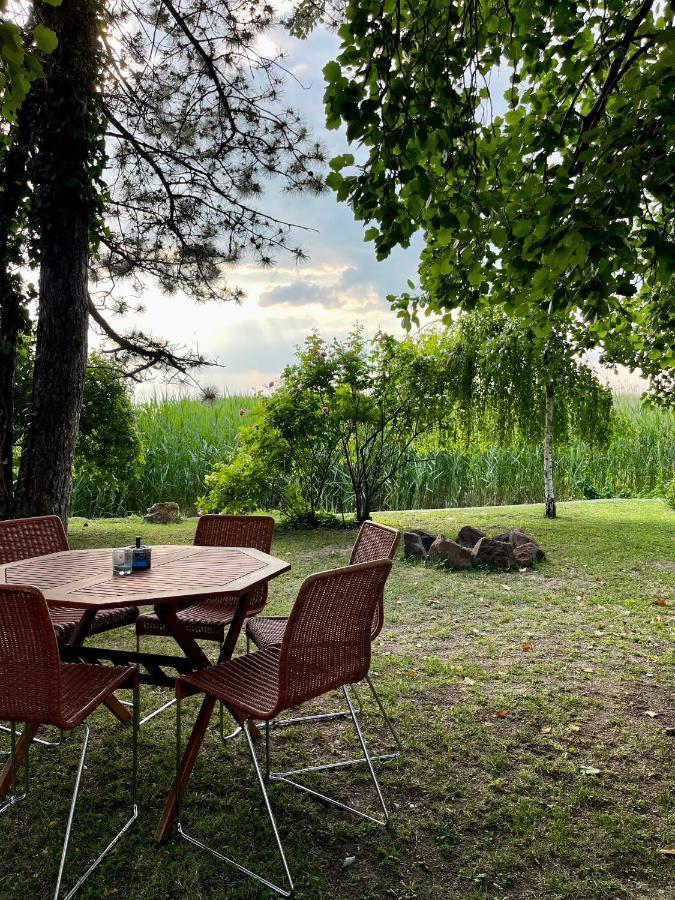 Casa Di Bianca - Koezvetlen Vizparti Nyaralo Apartment Siófok Exterior foto